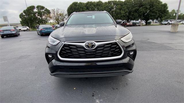 new 2025 Toyota Highlander car