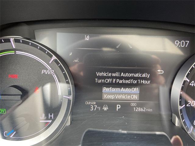 used 2024 Toyota Highlander Hybrid car