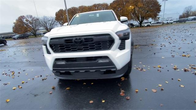 new 2024 Toyota Tacoma Hybrid car