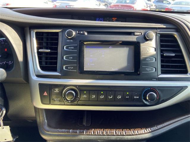 used 2019 Toyota Highlander car, priced at $16,495