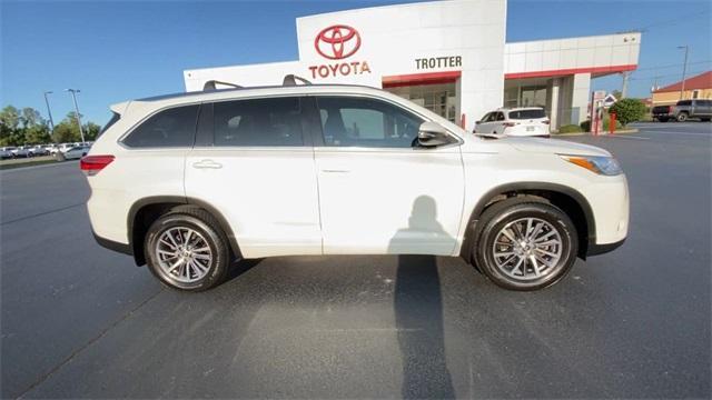 used 2018 Toyota Highlander car, priced at $22,995