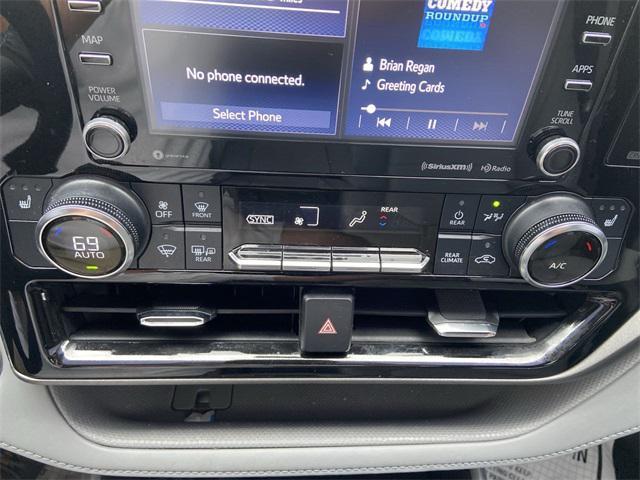 used 2022 Toyota Highlander car, priced at $37,899