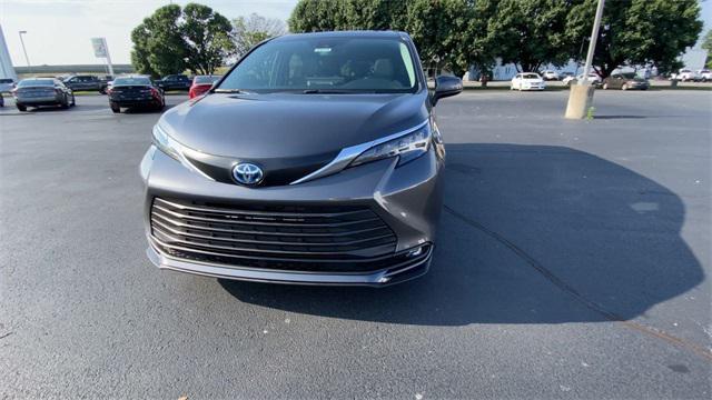 new 2025 Toyota Sienna car