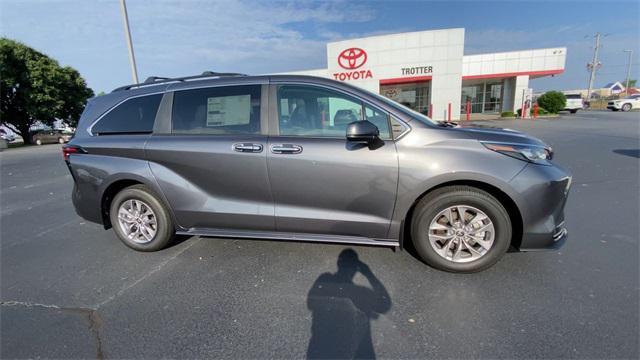 new 2025 Toyota Sienna car