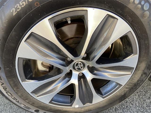 used 2024 Toyota Highlander car, priced at $43,495