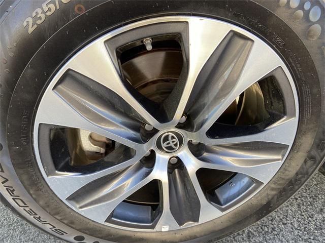 used 2024 Toyota Highlander car, priced at $43,495