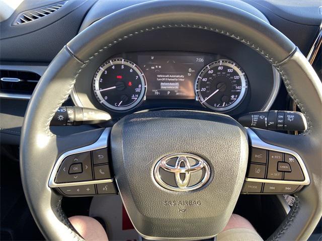 used 2024 Toyota Highlander car, priced at $43,495