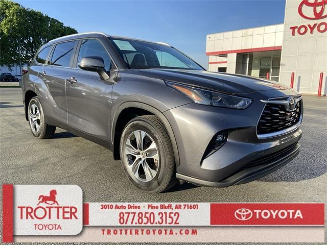 used 2024 Toyota Highlander car, priced at $43,495