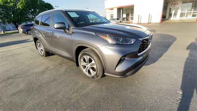 used 2024 Toyota Highlander car, priced at $43,495