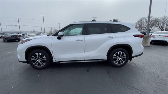 used 2024 Toyota Highlander Hybrid car, priced at $46,995