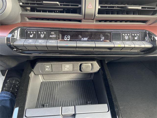 new 2024 Toyota Prius Prime car