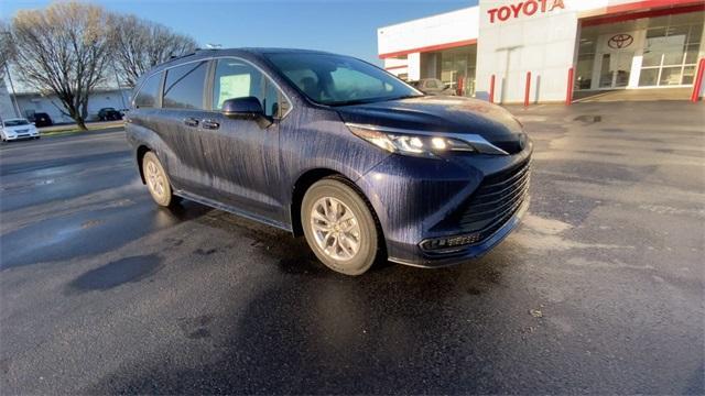 new 2025 Toyota Sienna car