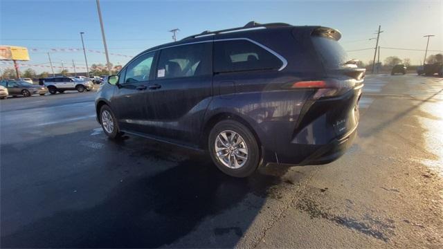 new 2025 Toyota Sienna car