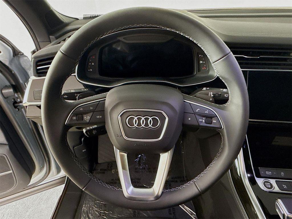 new 2025 Audi Q7 car, priced at $74,320