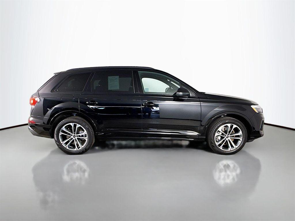used 2025 Audi Q7 car, priced at $53,595