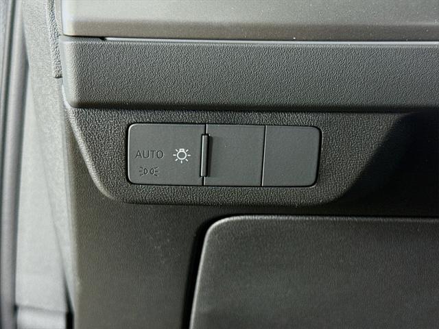 new 2025 Audi Q4 e-tron car