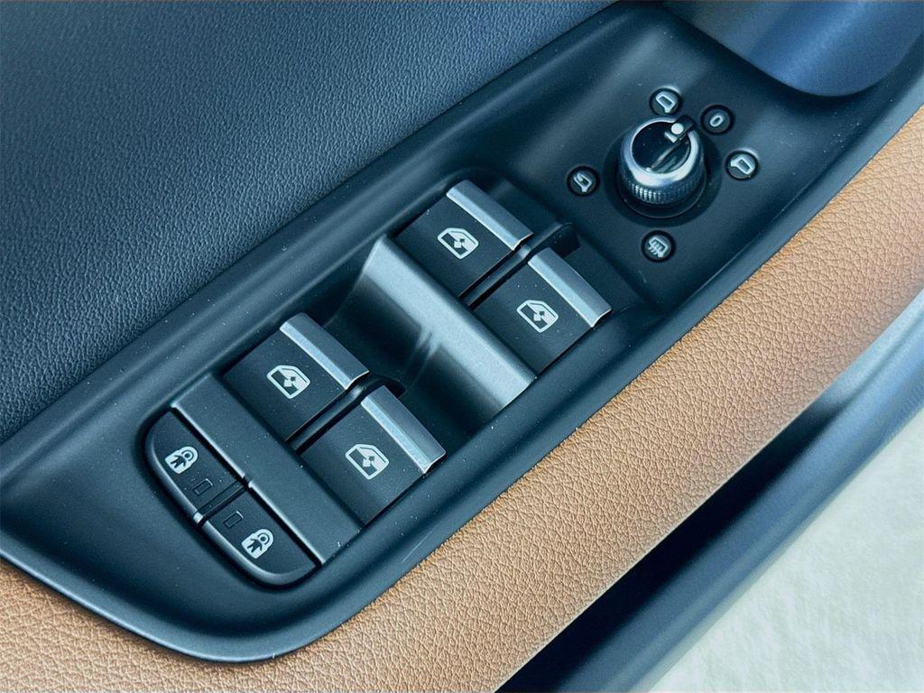 used 2025 Audi Q7 car, priced at $51,595