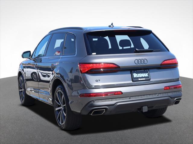 new 2025 Audi Q7 car, priced at $72,120