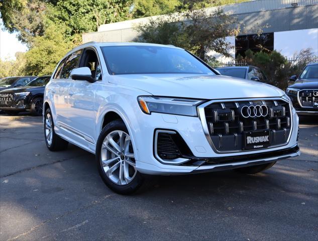 new 2025 Audi Q7 car, priced at $75,510