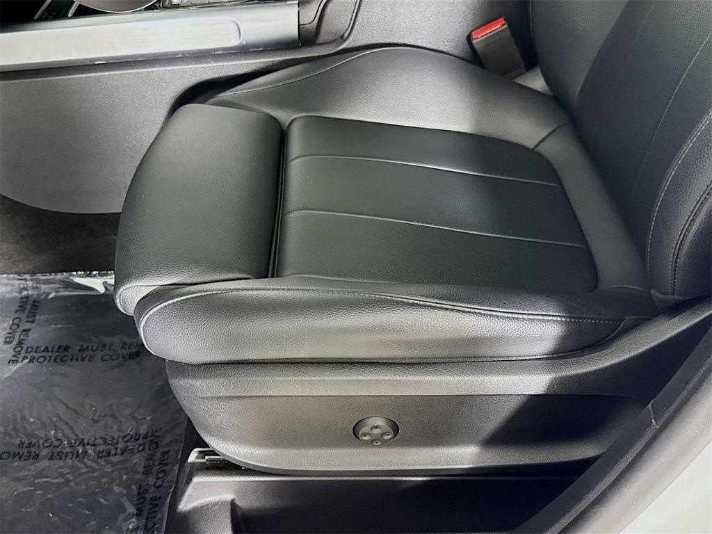 used 2022 Mercedes-Benz GLB 250 car, priced at $25,995