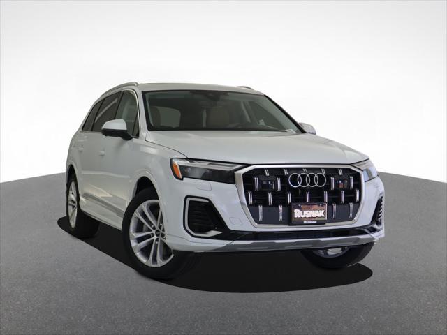 new 2025 Audi Q7 car, priced at $70,020