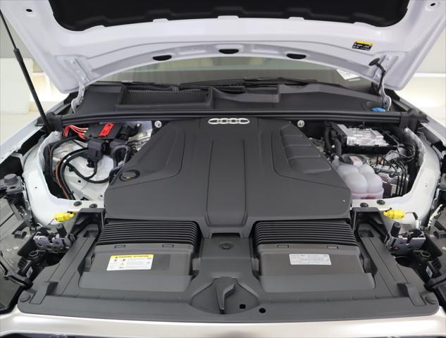 new 2025 Audi Q7 car, priced at $70,020