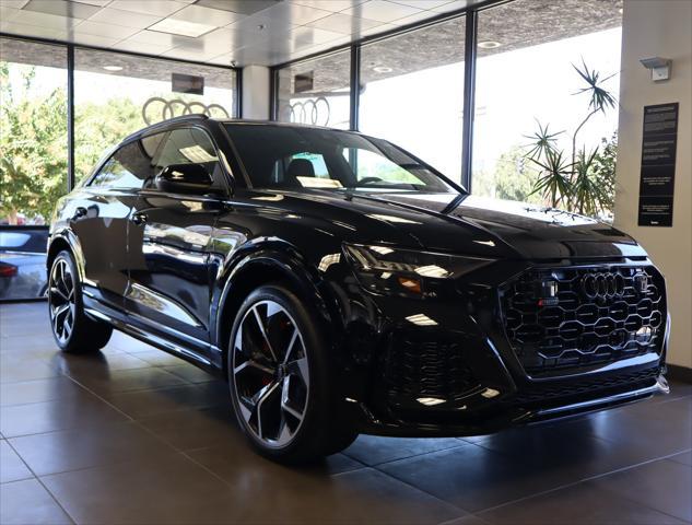 new 2024 Audi RS Q8 car