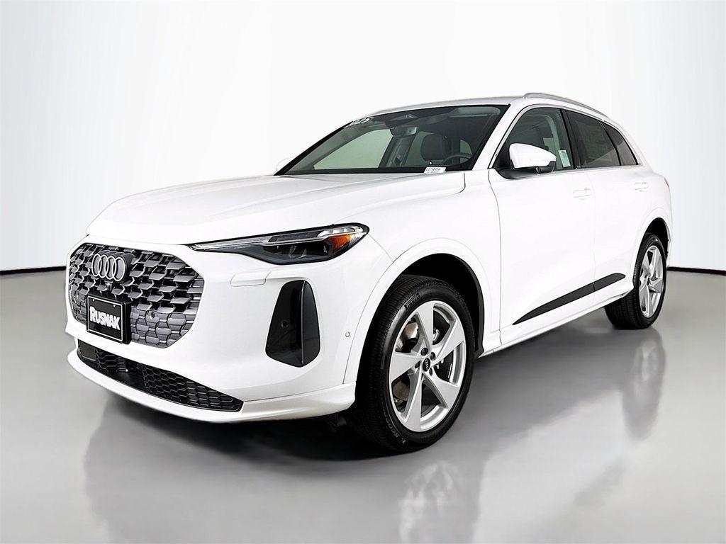 new 2025 Audi Q5 car, priced at $60,290