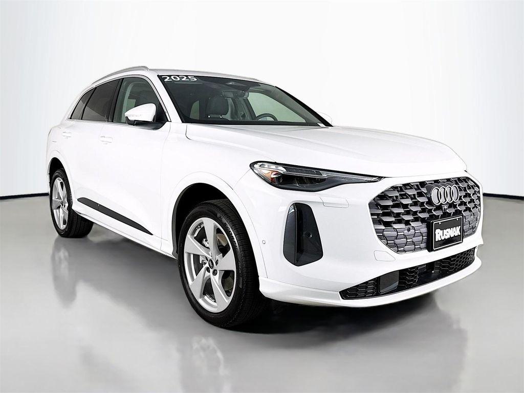 new 2025 Audi Q5 car, priced at $60,290