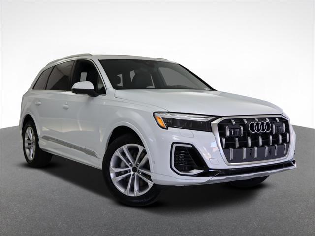 new 2025 Audi Q7 car, priced at $75,510