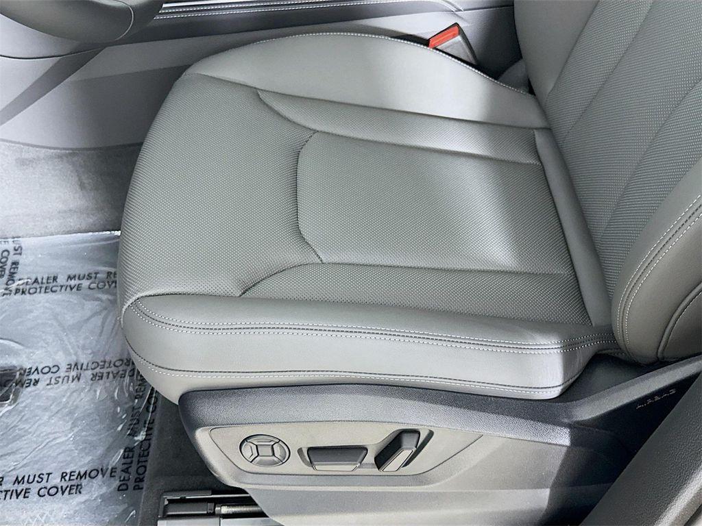 new 2025 Audi Q7 car, priced at $78,000