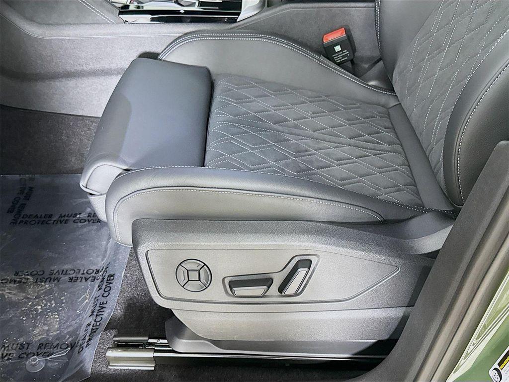 new 2025 Audi SQ5 car