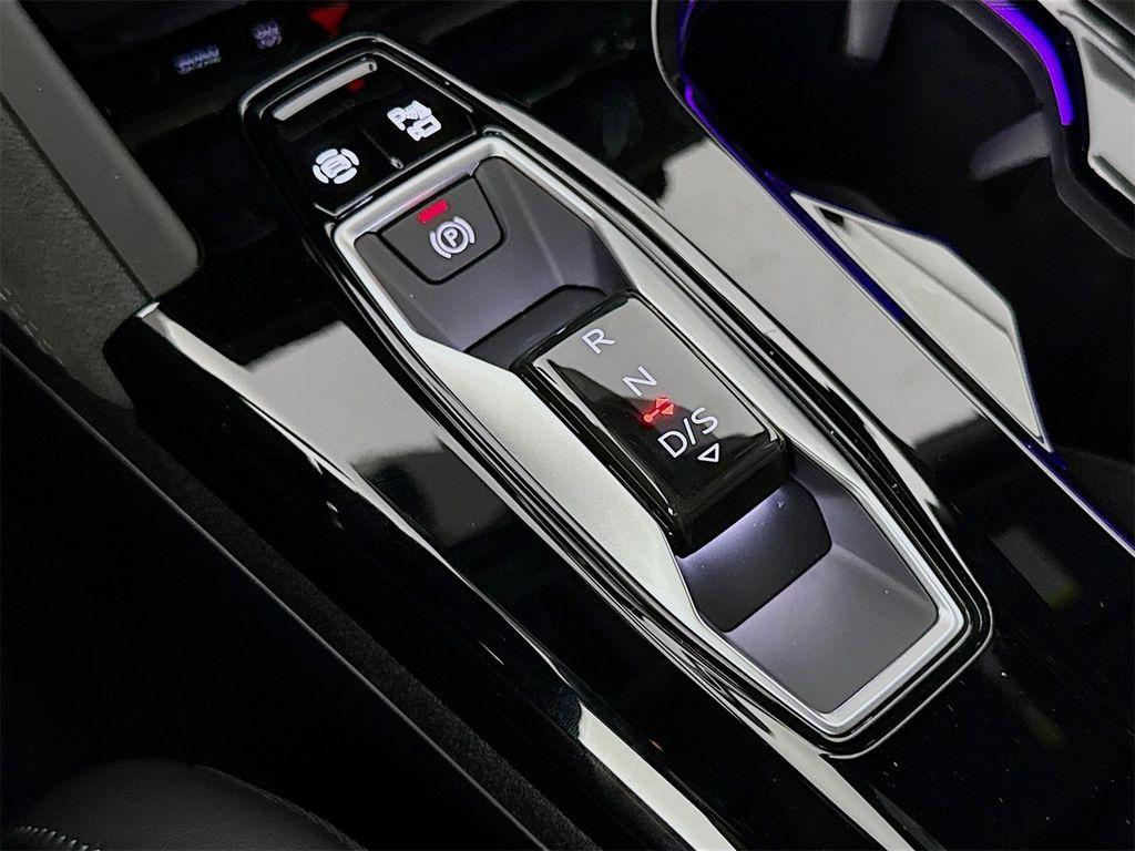 new 2025 Audi SQ5 car
