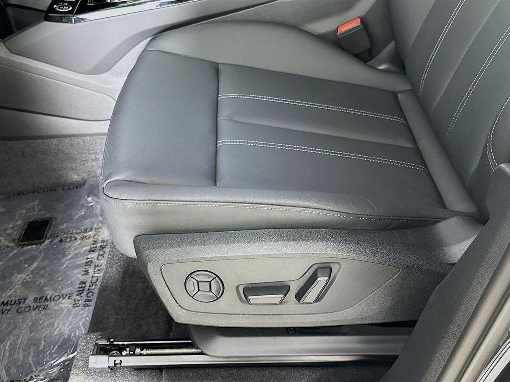 new 2025 Audi Q6 e-tron car, priced at $70,425