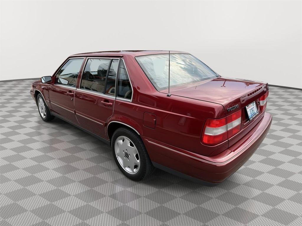 used 1997 Volvo 960 car, priced at $10,938