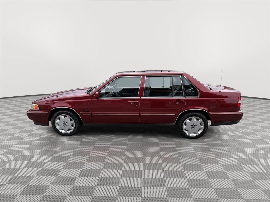 used 1997 Volvo 960 car, priced at $10,938
