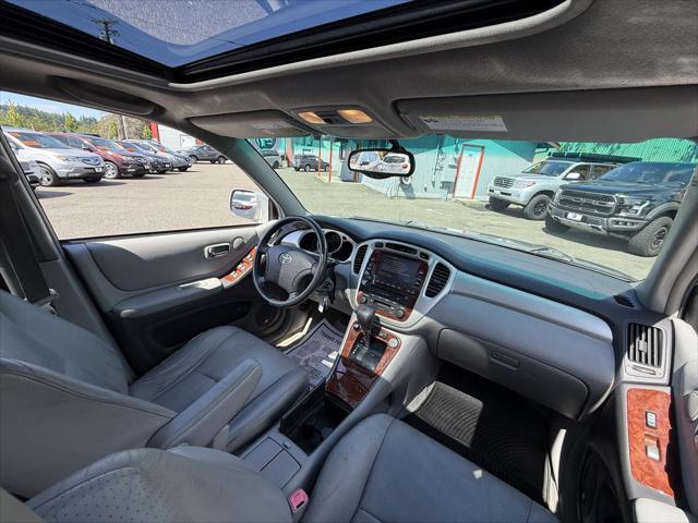 used 2006 Toyota Highlander Hybrid car, priced at $5,938