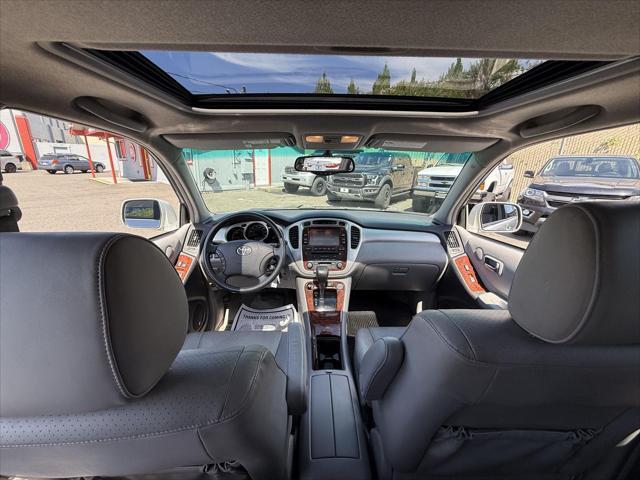 used 2006 Toyota Highlander Hybrid car, priced at $5,938