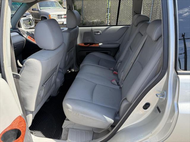 used 2006 Toyota Highlander Hybrid car, priced at $5,938