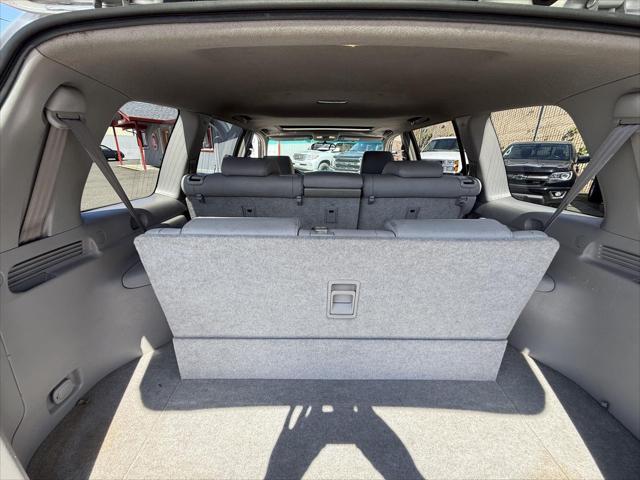 used 2006 Toyota Highlander Hybrid car, priced at $5,938