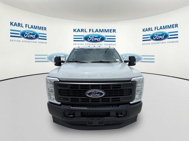 new 2025 Ford F-350 car, priced at $71,195