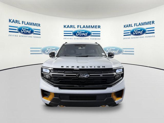 new 2025 Ford Expedition car, priced at $78,044