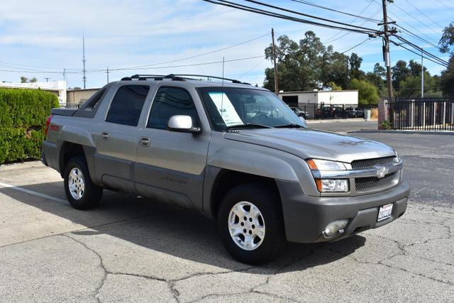 used 2002 Chevrolet Avalanche car, priced at $9,488