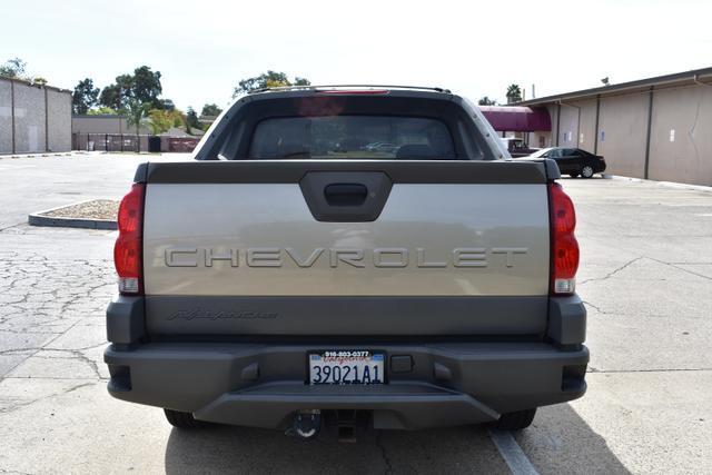 used 2002 Chevrolet Avalanche car, priced at $9,488