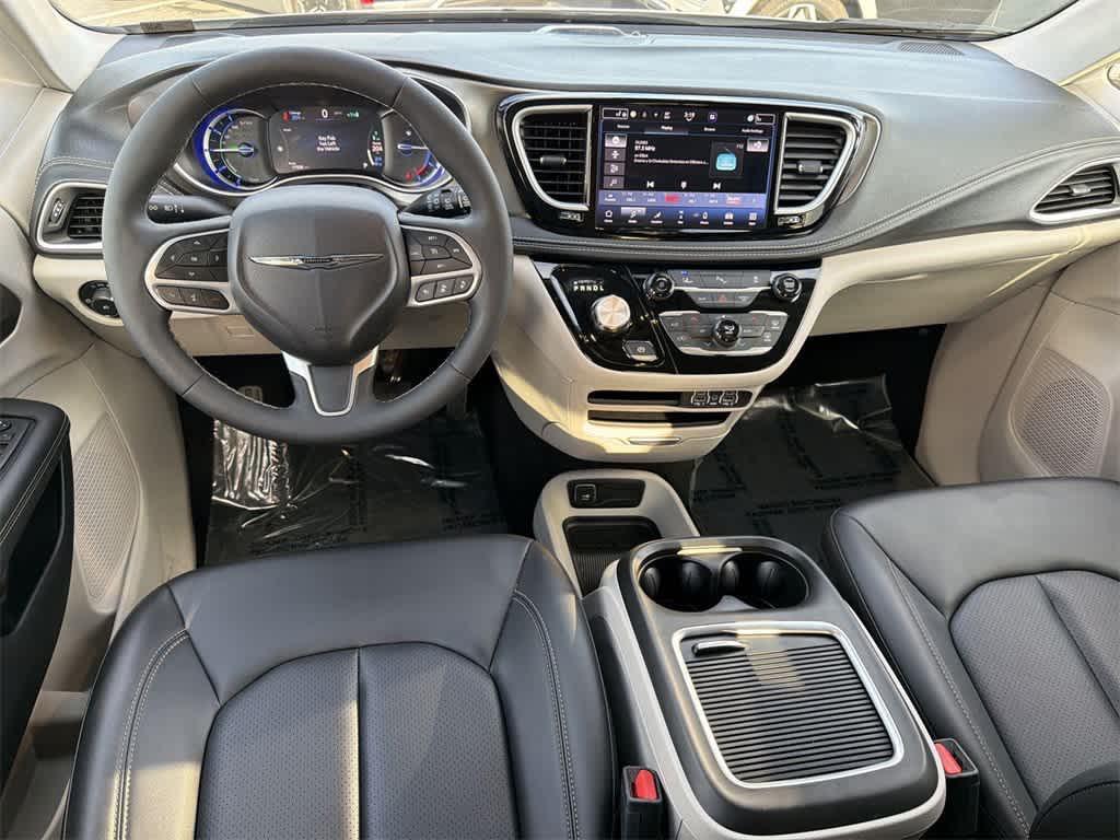 used 2024 Chrysler Pacifica Hybrid car, priced at $33,089