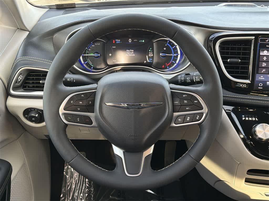 used 2024 Chrysler Pacifica Hybrid car, priced at $33,089