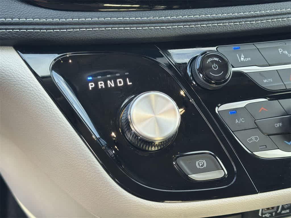 used 2024 Chrysler Pacifica Hybrid car, priced at $33,089