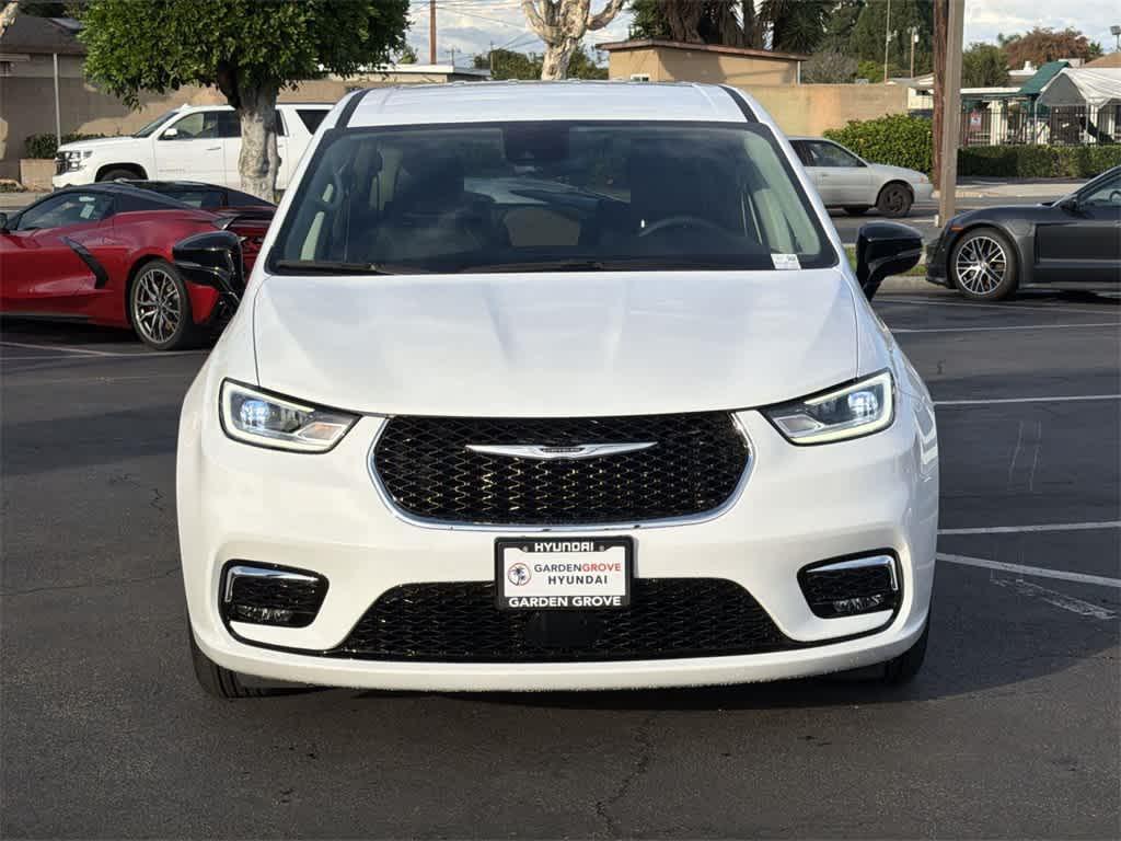 used 2024 Chrysler Pacifica Hybrid car, priced at $33,089