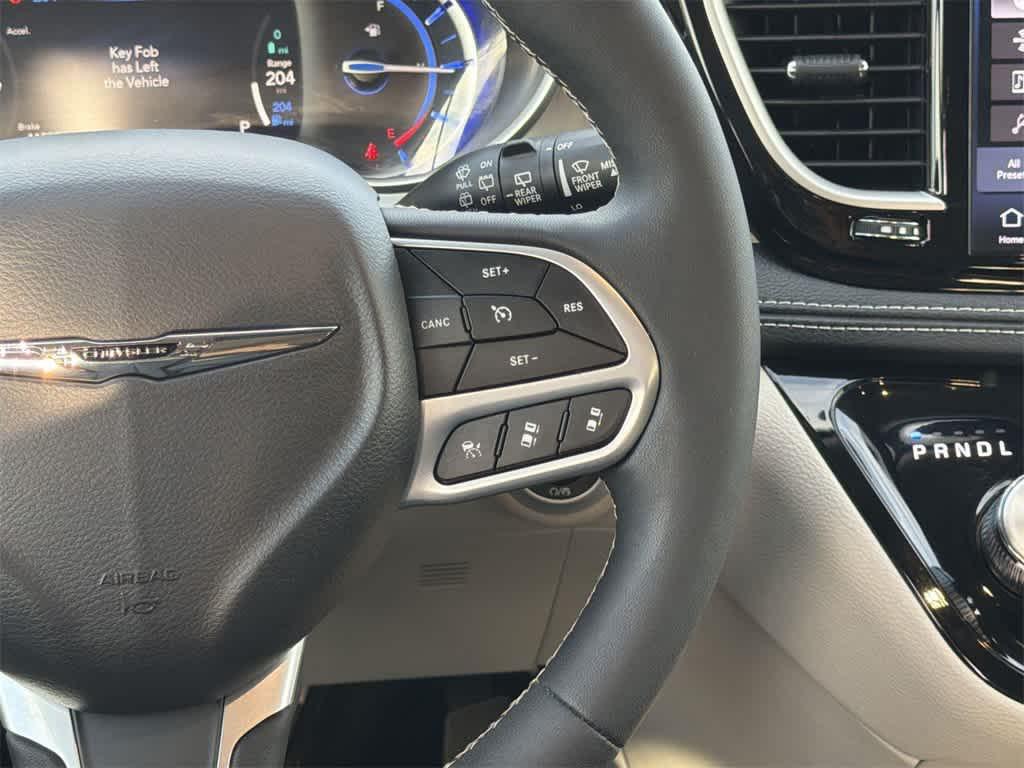 used 2024 Chrysler Pacifica Hybrid car, priced at $33,089