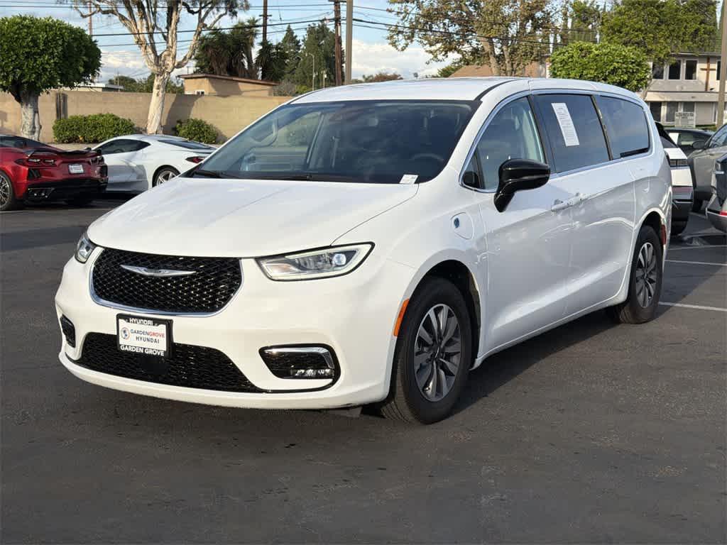 used 2024 Chrysler Pacifica Hybrid car, priced at $33,089